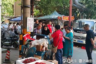 乌度卡：申京在这个年龄段鹤立鸡群 而且每时每刻都在不断进步